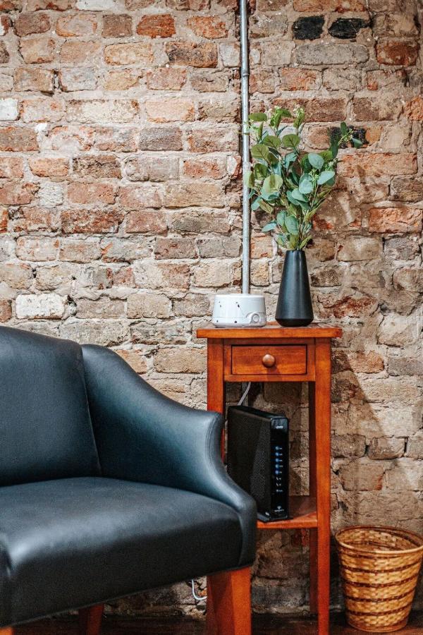 Staunton Underground Apartment Ngoại thất bức ảnh